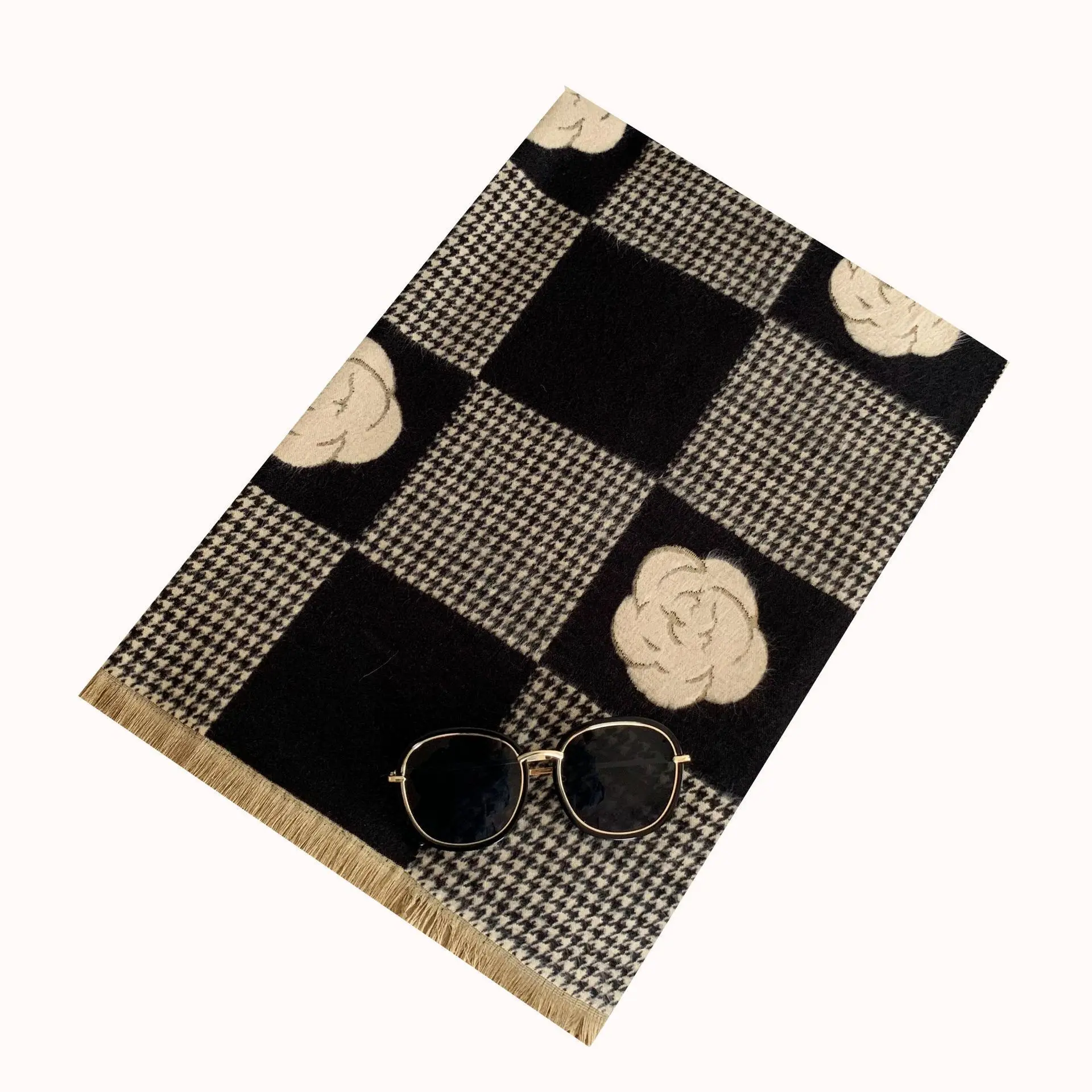

Autumn andWinter New Classic Camellia Cashmere Scarf Female Korean-Style All-matchThickened Warming Scarf Air Conditioning Shawl