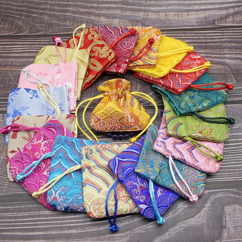 20pcs Cute Chinese style Lucky Small Bag Silk Brocade Embroidery Jewelry Pouches Ring Earring Gift Packaging Satin Sachet 8x9cm