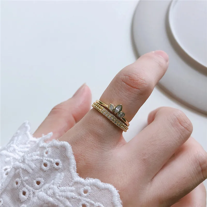 

Женское кольцо из серебра 925 пробы, с цирконом