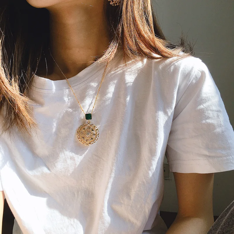 

Hollow Flower Disk Roma Number Charm Necklace Square Malachite Green Zircon Ball Chain Necklace for Women Birthday Party Jewelry