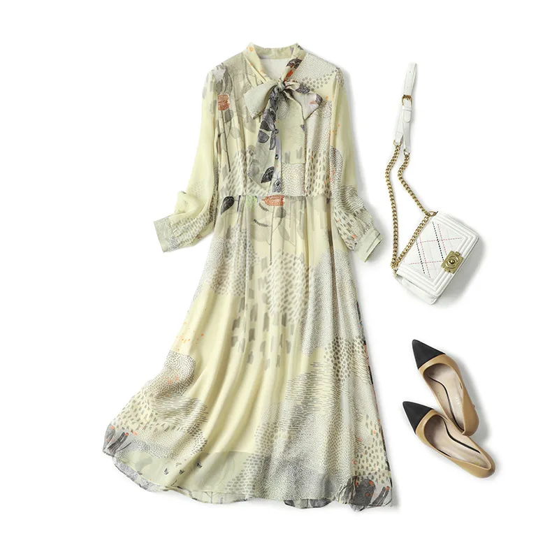 

Женское платье из шелка тутового шелкопряда с бантом на воротнике