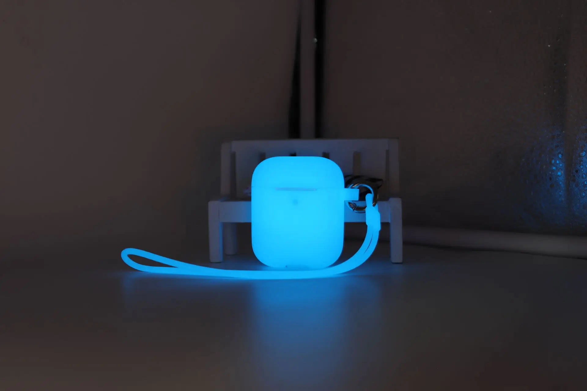 Флуоресцентный чехол для наушников AirPods 1/2 защитный беспроводных Bluetooth Air