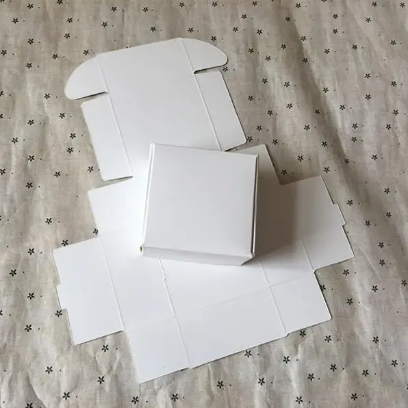 

100pcs/lot- Blank White Paper Party Boxes Smart Little Sized Craftwork Gift Fastener Ear Rings Aircraft Cardboard Boxes