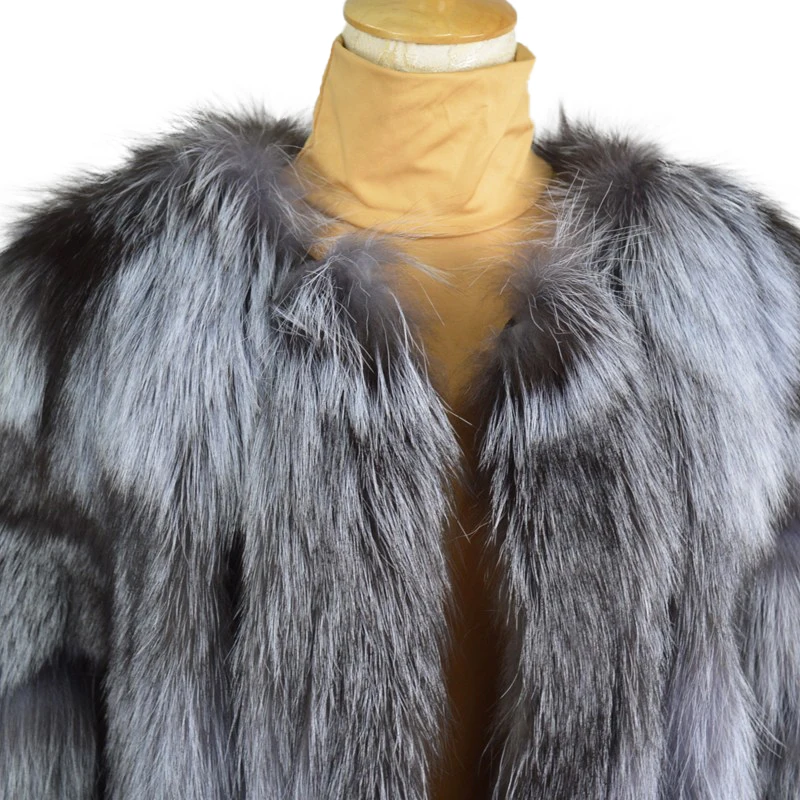 Женская куртка с натуральным мехом лисы зимняя теплая круглым воротником BF-C0059 |