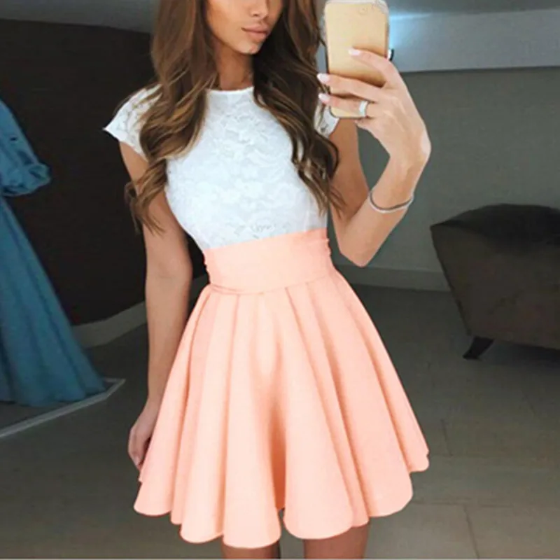 Бальное платье без рукавов с кружевной строчкой однотонное средней длины