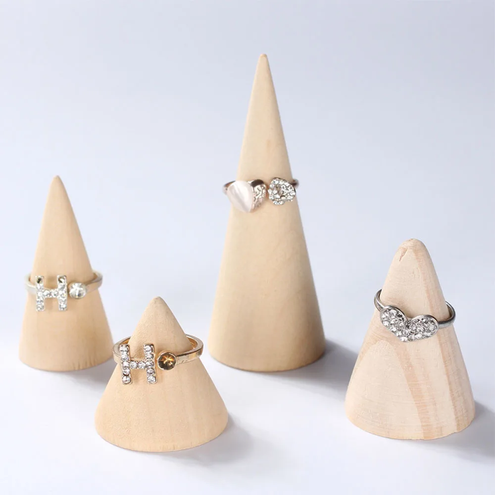 Естественная неокрашенная деревянная витрина для колец стойка в форме конуса