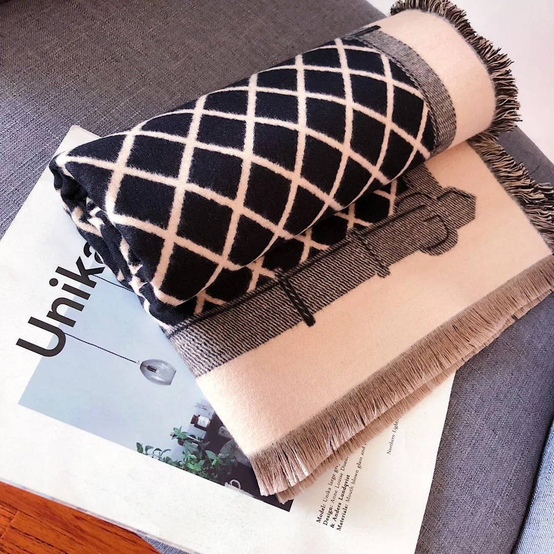 

Fall and Winter KoreanVersion of Woman's Scarf Imitated Cashmere in2019,Ladies'long,thicker shawl,tasseled checked student scarf