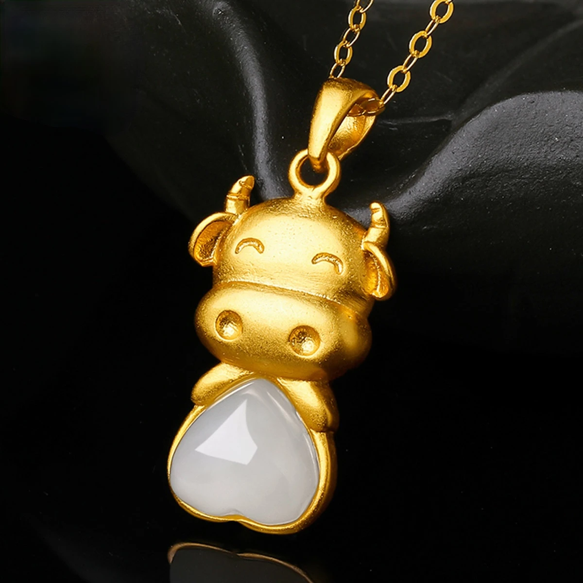 

Chinese Style Funiu Pendant Fashion Men Women The Chinese Zodiac Cow Gold Plated Pendant Necklace Jewelry Accessories