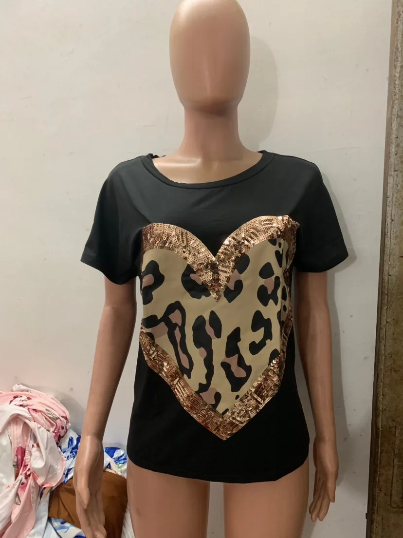 

Fashion Womens Leisure T-shirt Leopart Heart Print Short Sleeve Tshirts O-neck Summer Casual New Tee Shirts Sequin 2021