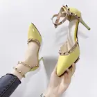 Сандалии женские на высоком каблуке, пикантные сандалии, новинка весны и лета 2020, туфли без каблука-шпильки с заклепками и острым носком, Универсальные женские туфли