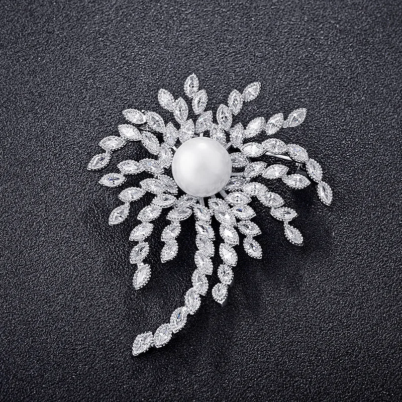 

High-end bridal jewelery store classic pearl Crystal Brooches for women designer 2021 new
