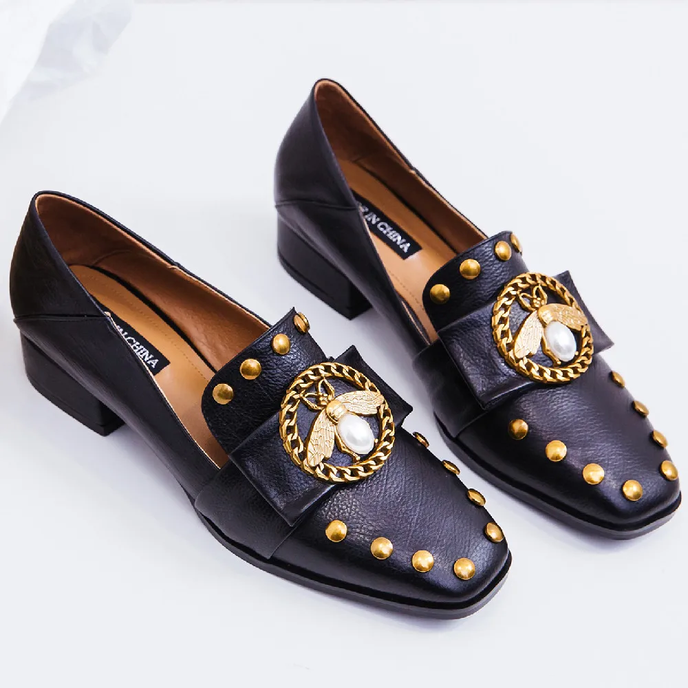 

Women's genuine leather bee flats loafers brand designer chain rivet leisure moccasins square toe comfortable shoes plus size