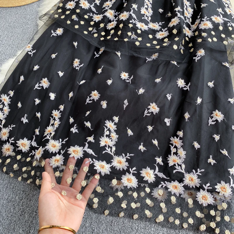 Женское Сетчатое платье с цветочной вышивкой модельное винтажное из тюля