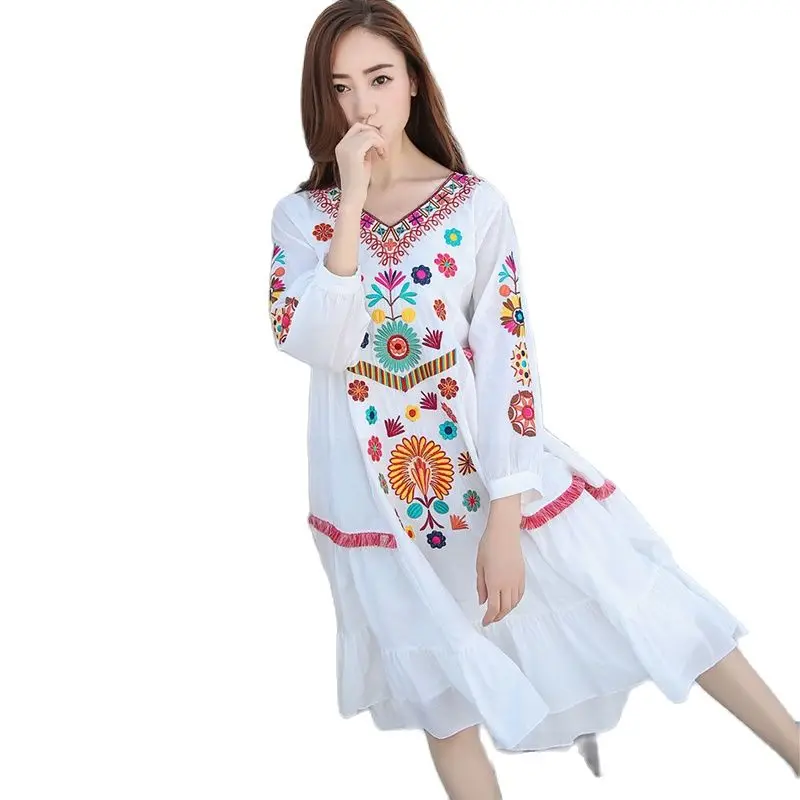 2021 платье цветочной вышивкой с длинным рукавом Белое Винтаж Осенние кисточками в
