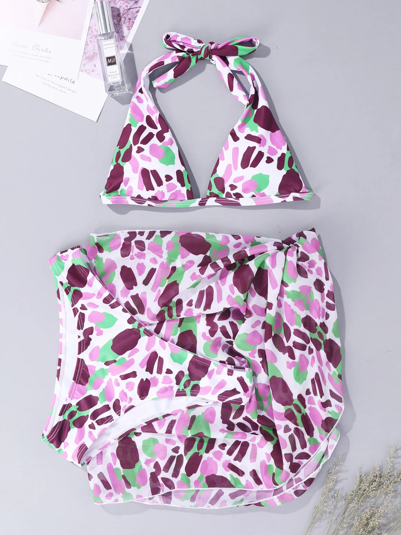 

Sexy Halter Print Women Swimsuit 3 Pieces Skirt Bikini Set Low Waits Swimwear Women Backless Bathing Suit Elegant Beach Wear New