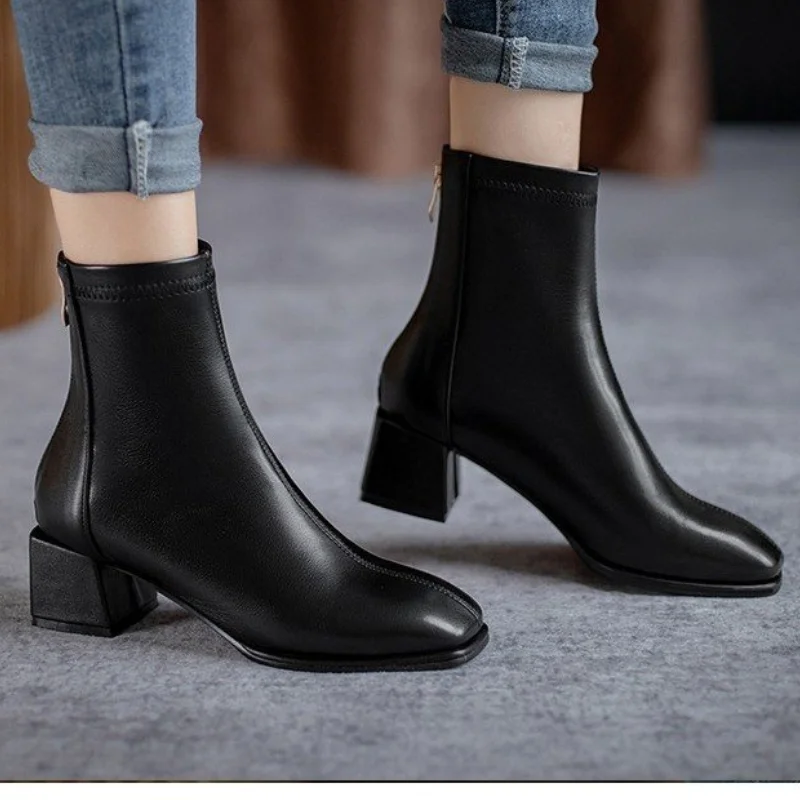 

2021 New Autumn Women Leather Ankle Boots Fashion Female Mid Thick Heels Elegant Lady White Black Apricot Square Toe Zip Shoes