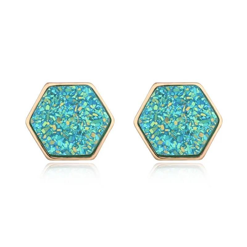 Простые шестигранные серьги-гвоздики из натурального камня с кристаллами яркие