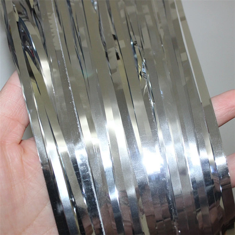 Воздушные шары дождь золото атмосфера сайт макет поставки кисточкой вечерние