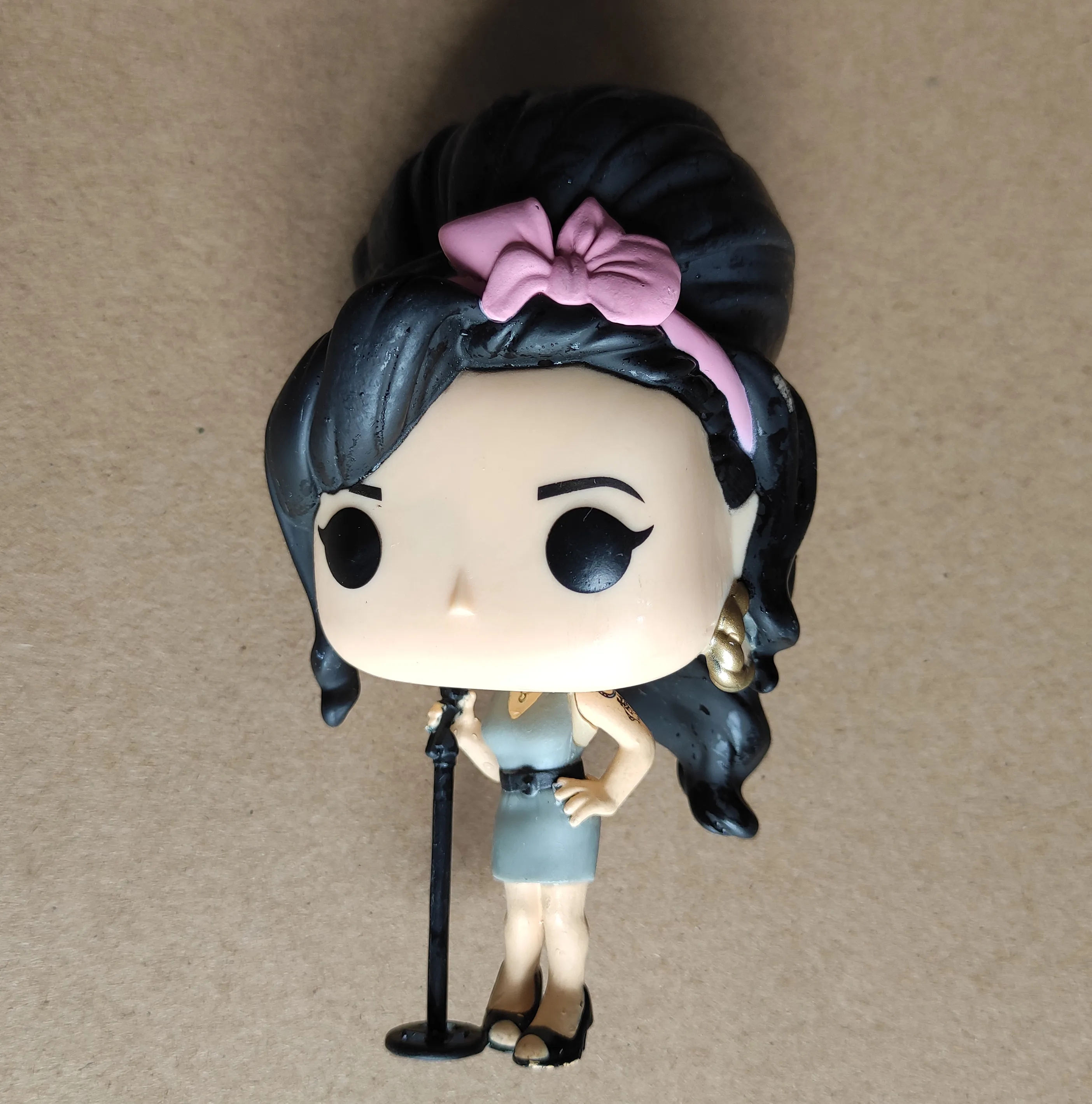 

high quality Rocks Amy Winehouse Vinyl Figure Collectible Model Toy Cheap No box