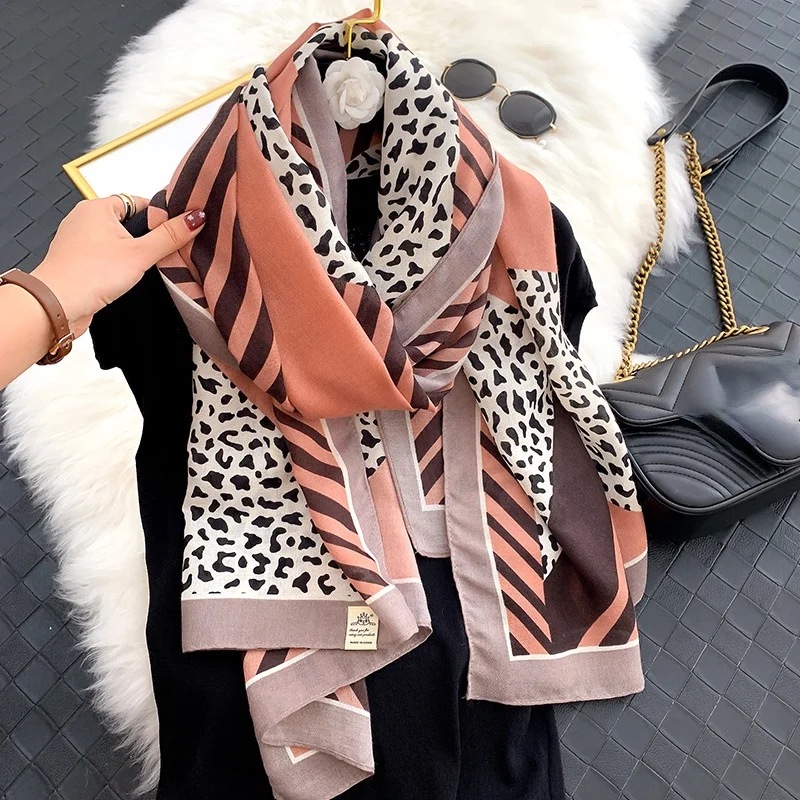 

Luxury Leopard Print Beach Towel New Winter Dustproof Scarves Popular Cotton And Hemp Bandanna Fashion Sunscreen 180X90CM Shawls