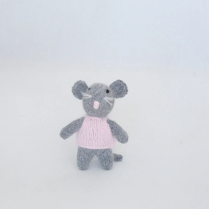 Пушистая игрушка-мышка вязаная кукла-ушанка для новорожденных игрушка-мигуруми