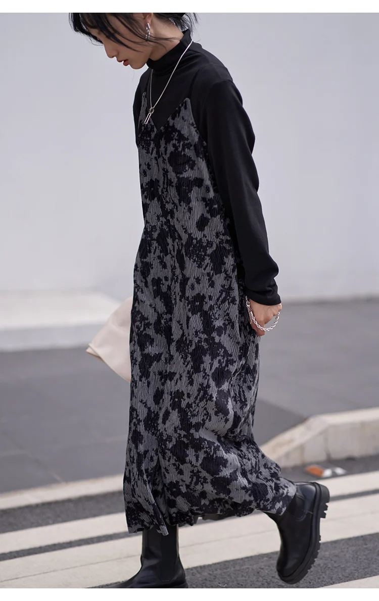 

Женское бархатное платье на бретельках с принтом, Осень-зима