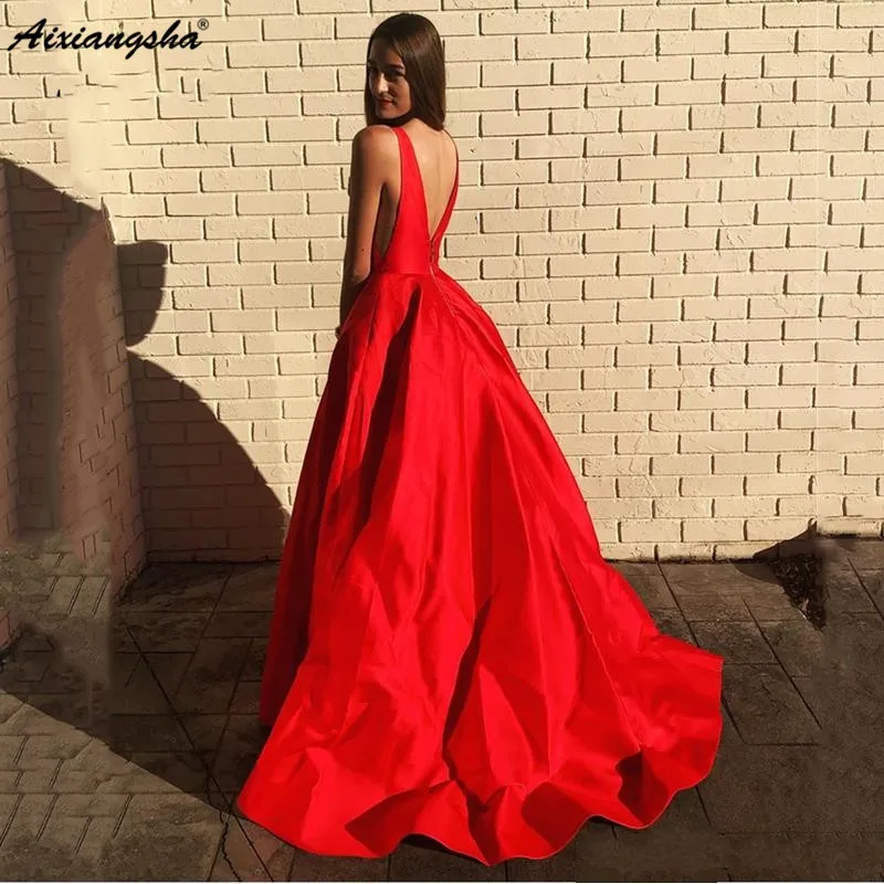 

Sexy Backless V-Neck A-Line Satin Red Prom Dress with Pockets vestido de fiesta Long Prom Dresses