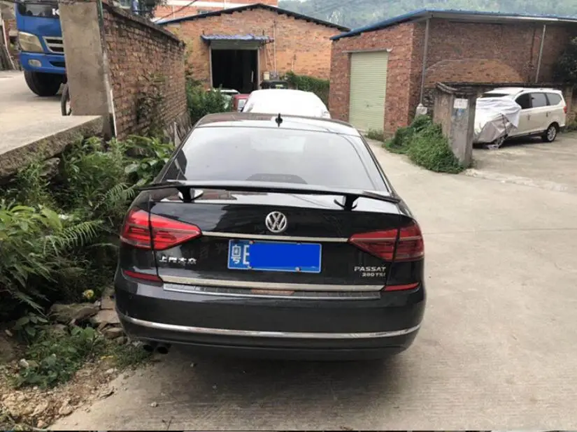 ABS/углеродного волокна черный праймер Универсальный седан три коробки задний спойлер крыло багажника губы авто автомобильный спойлер 1968