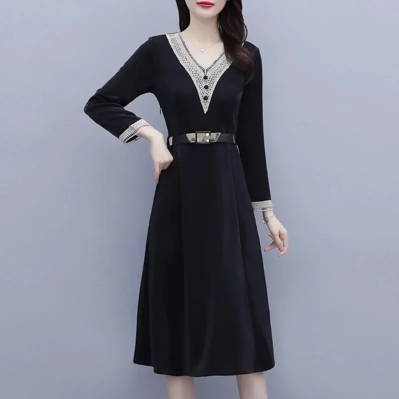 

Женское платье с V-образным вырезом, длинным рукавом и поясом