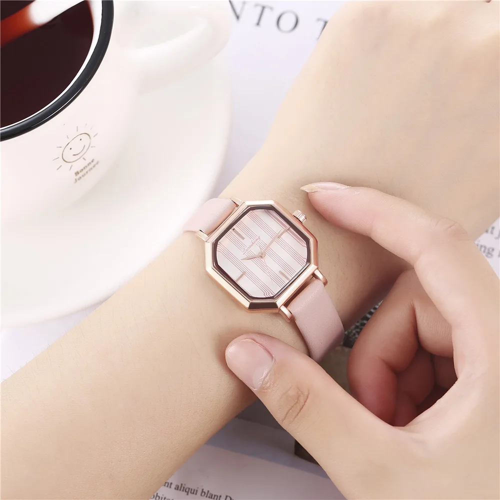 

SK 2021 Women's Watch Luxury Top Band Ladies Fashion Square Shell Roman Scale Belt Quartz Watch For Women Relojes Para Mujer