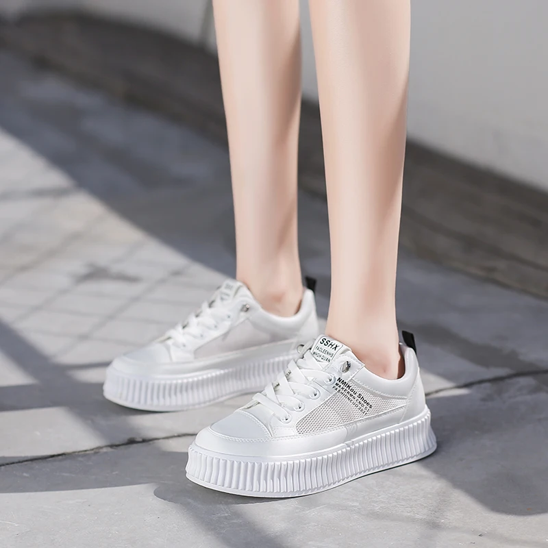 

Breathable small white shoes women's mesh 2021 autumn new student board shoes thick soled mesh shoes casual Korean version