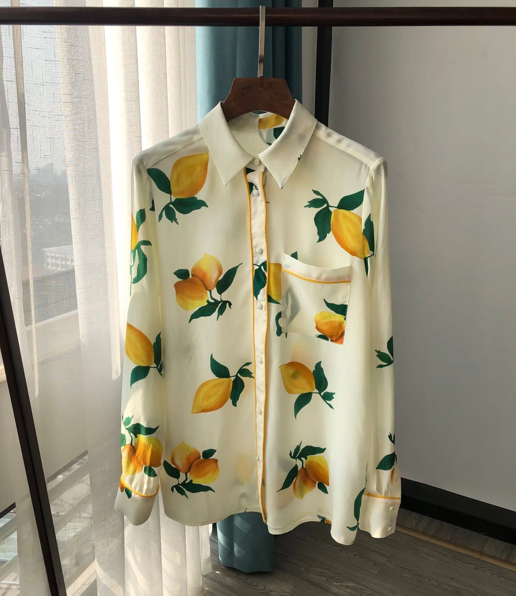 

100% Silk French Fresh Lemon Print Exquisite Bound Silk Long-sleeved Turn-down Collar Shirt Women Clothes