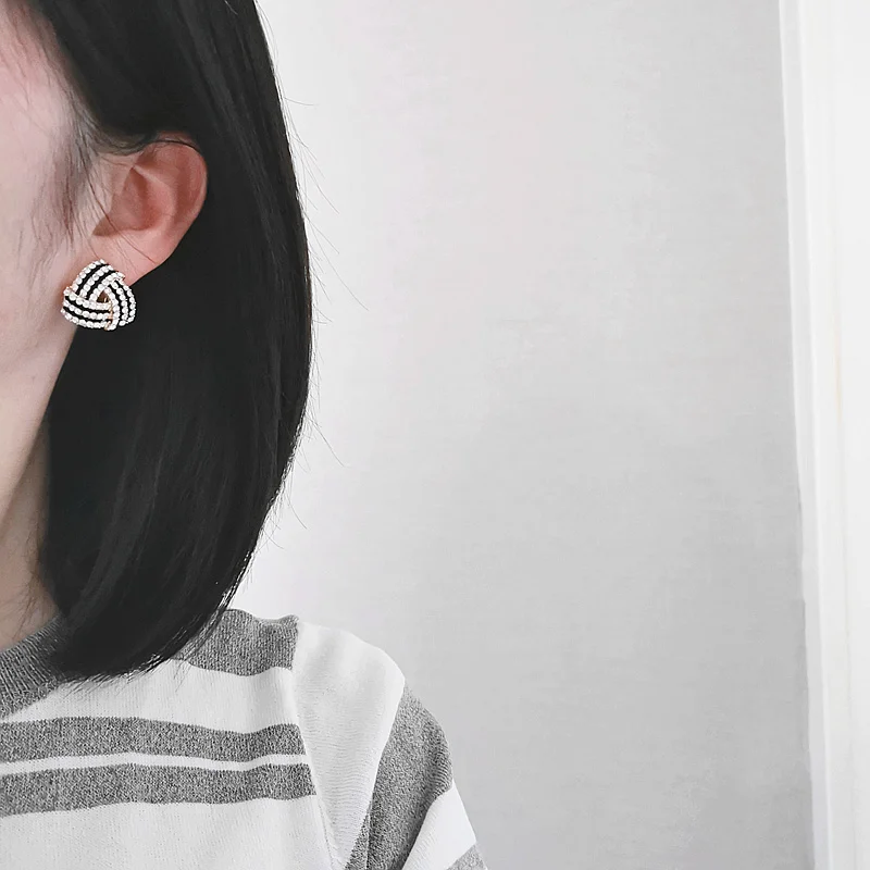 Новый дизайн простой большой серьги-гвоздики геометрической формы для женские