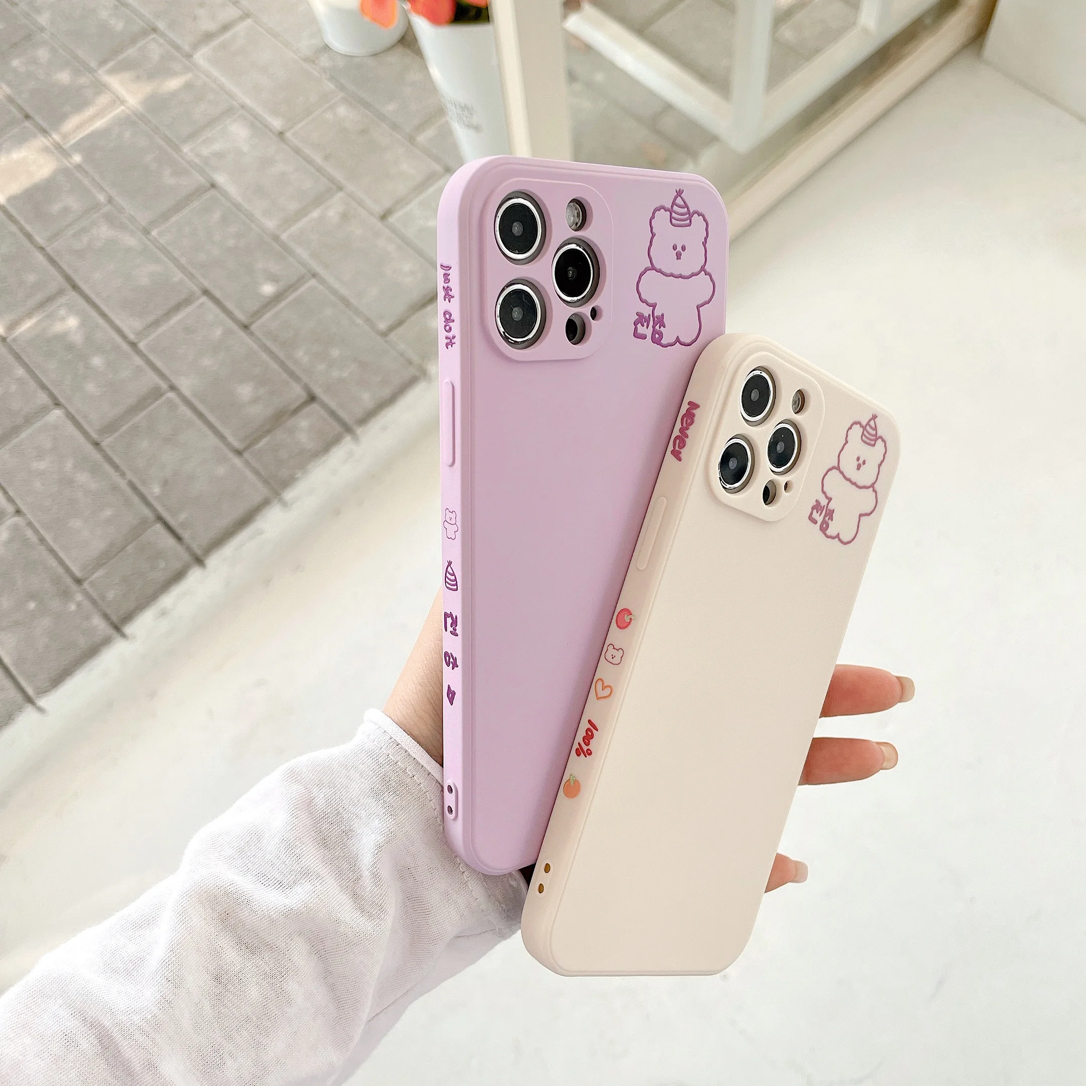 

Side English bear is suitable for iphone 12 pro mobile phone shell 11 7 8 plus X XS Max Xr mini protective sleeve