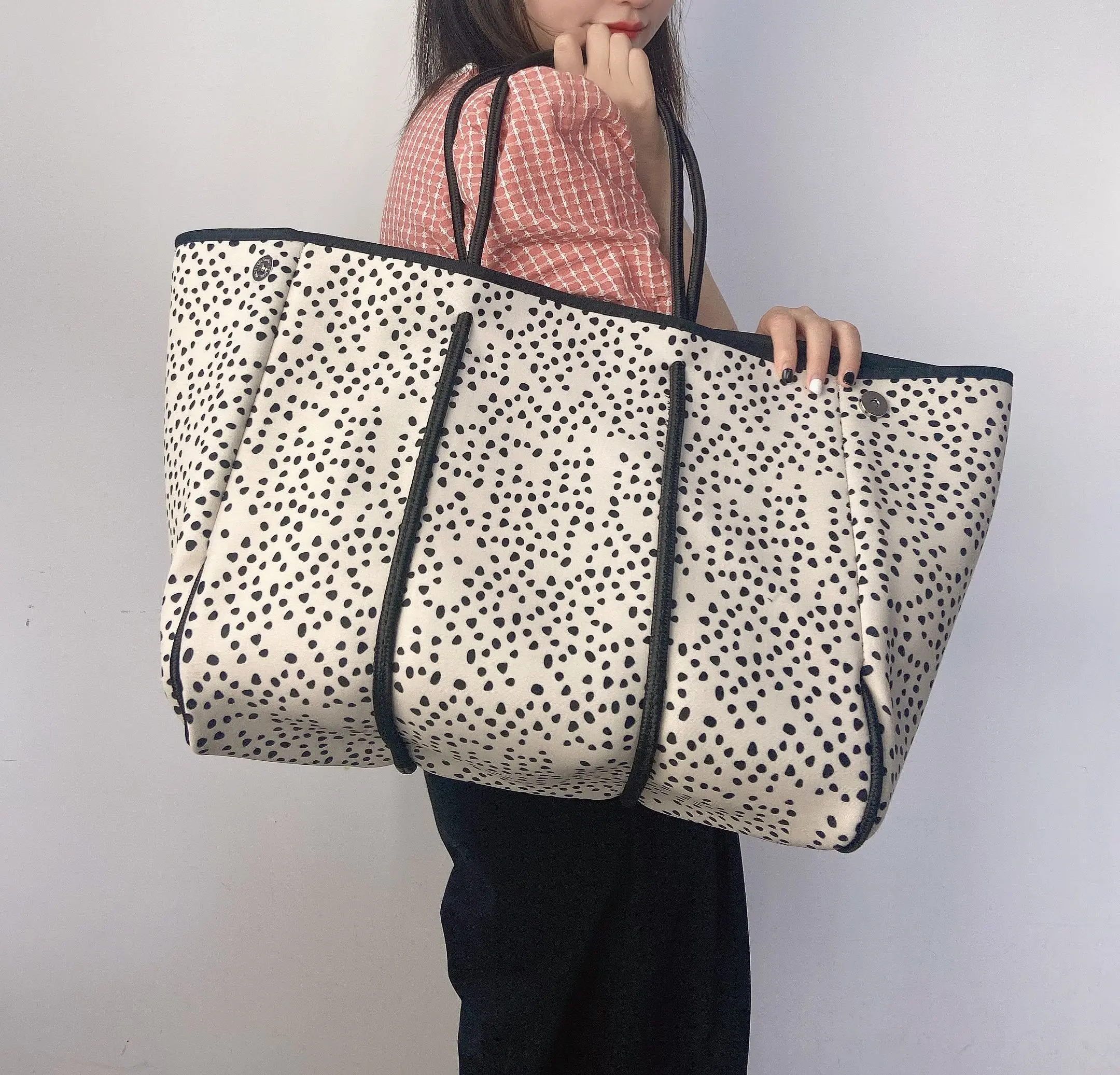 

summer wholesale high-quality travel largeneoprene tote bags capacity Two-piece set neoprene beach bag women handbags