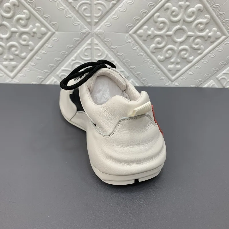 Кроссовки женские из натуральной кожи Спортивная удобная обувь для бега и