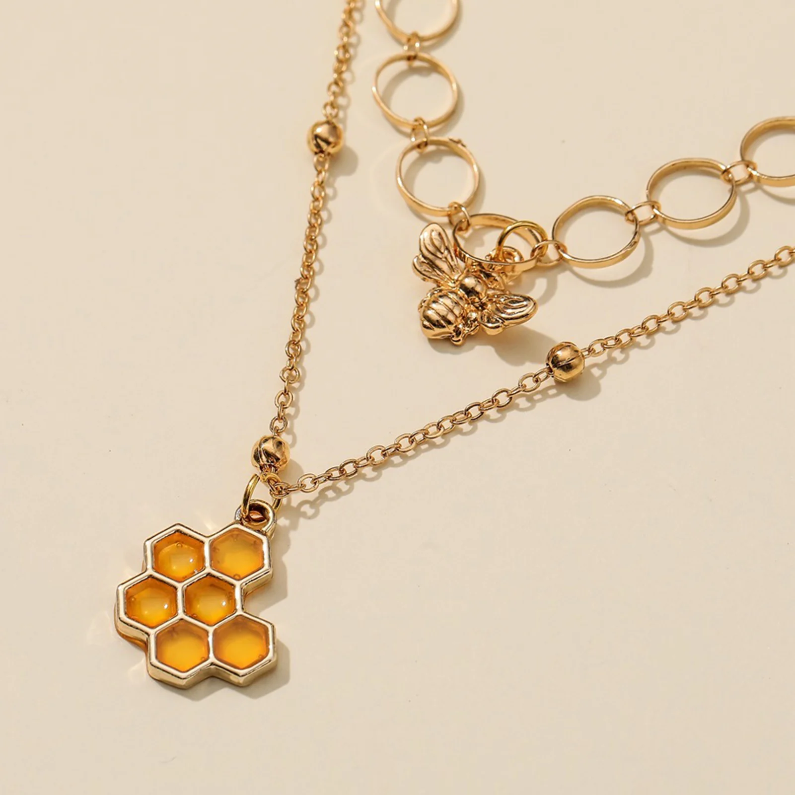 Newly Boho Bee Layered Short Necklaces Gold Honeycombs Pendant Necklace Beaded Chain for Women and Girls DOD88 | Украшения и