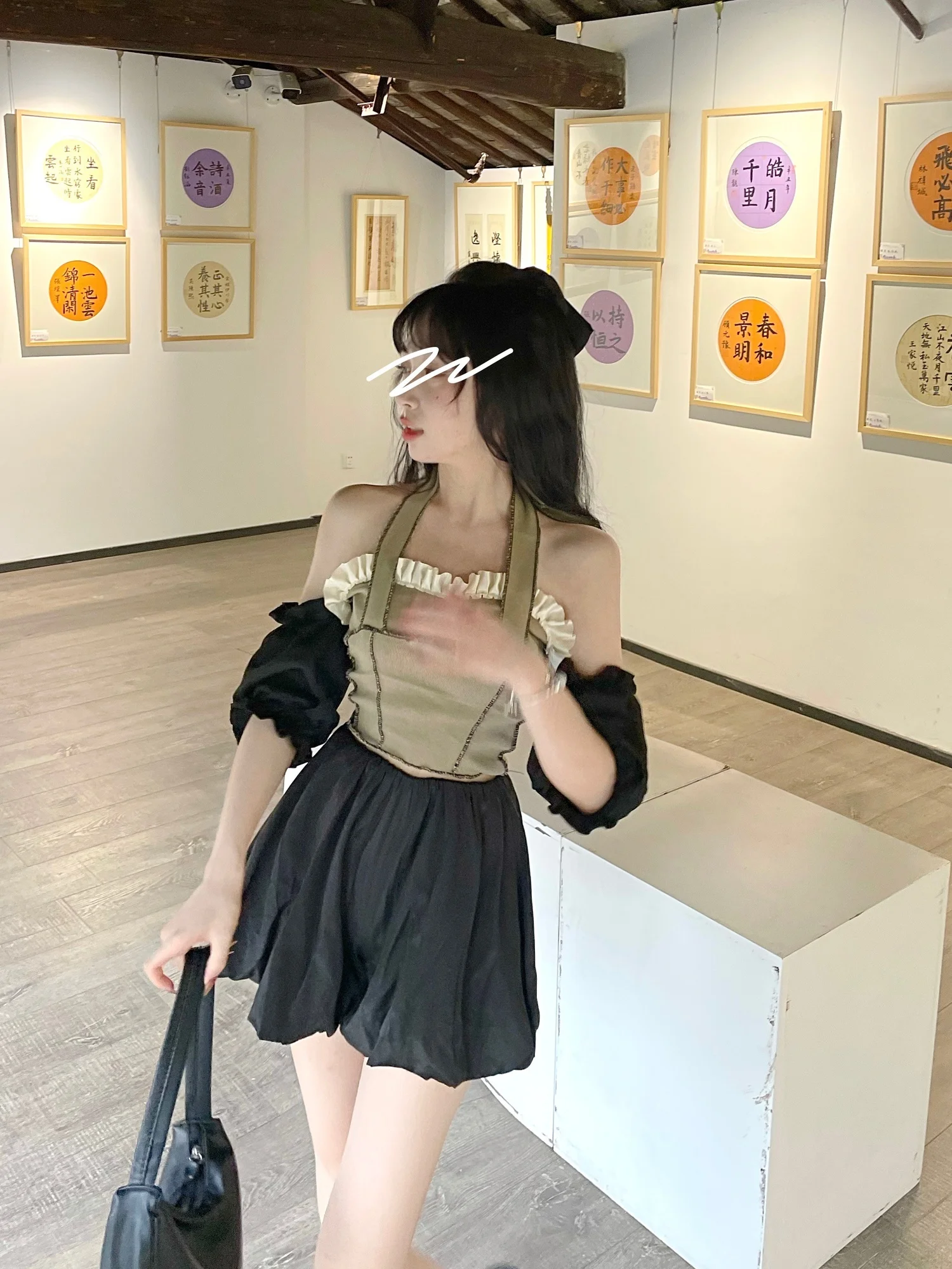 Комплект из юбки и топа с коротким рукавом деревянными ушками | Женская одежда