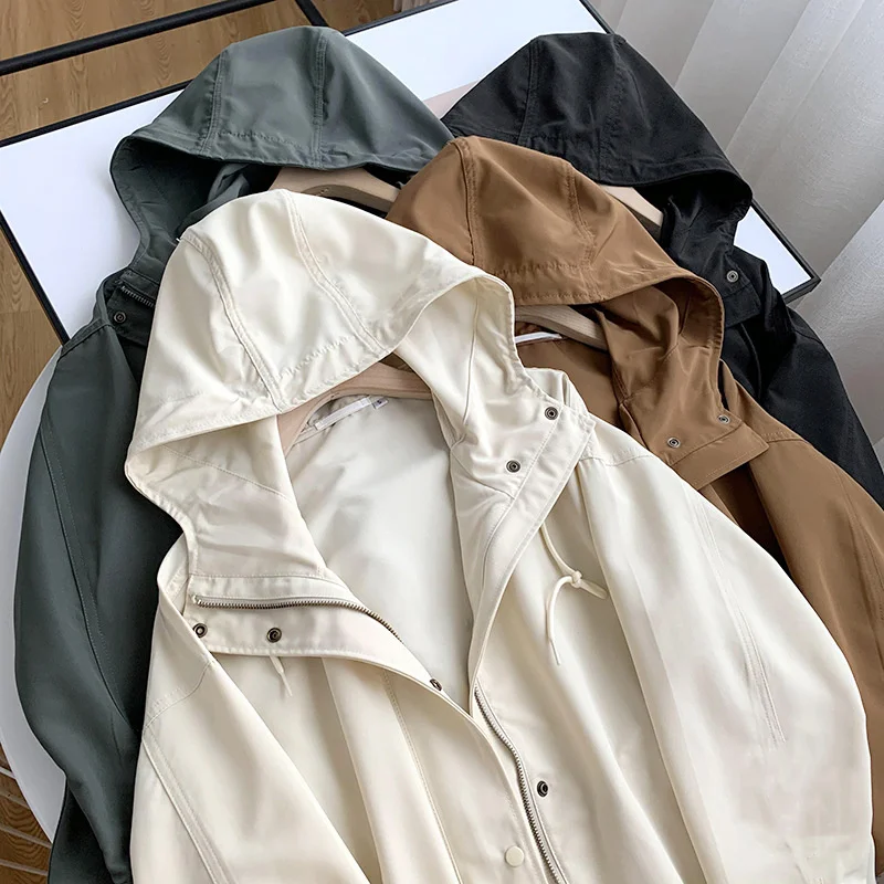 

Женский осенний кардиган на молнии с капюшоном