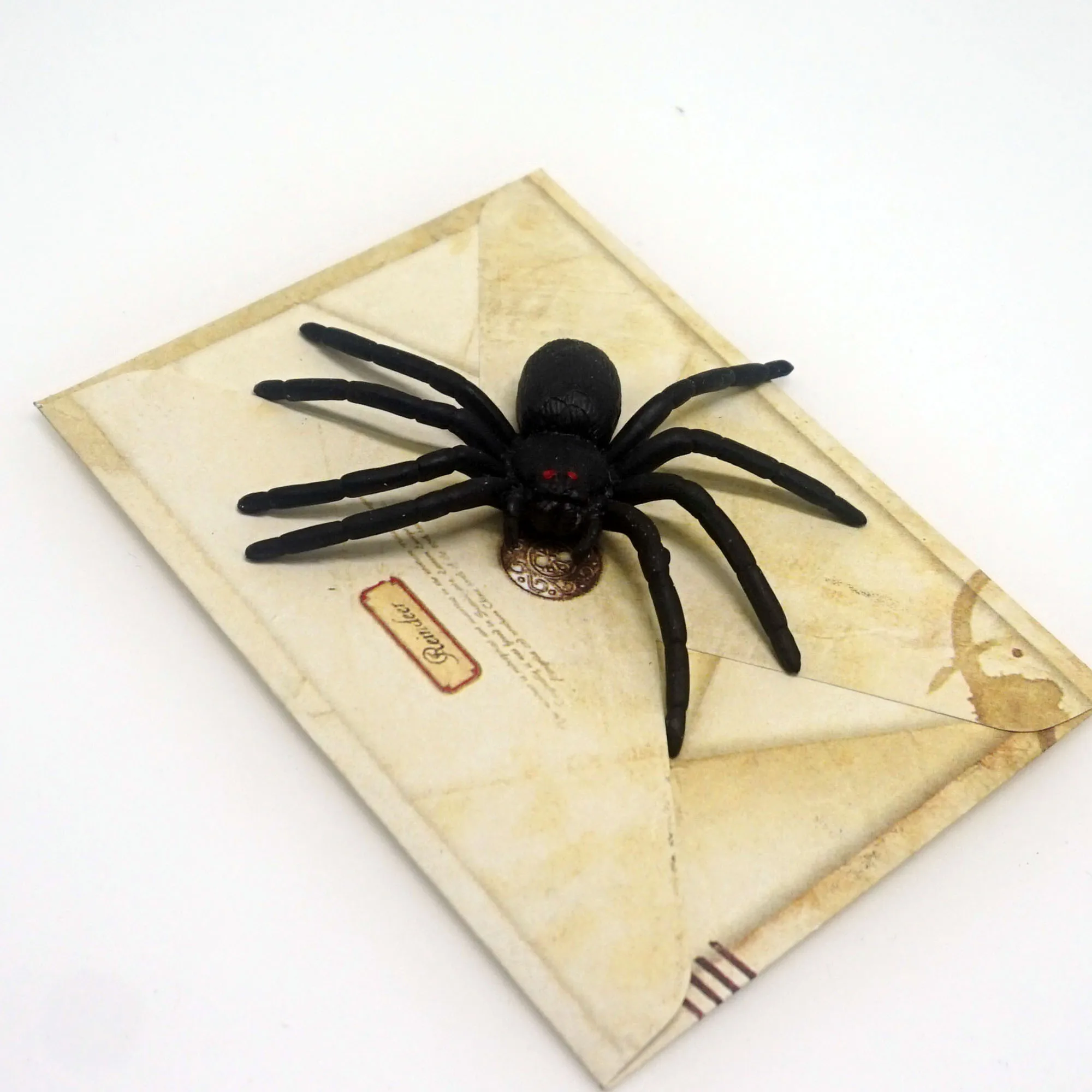 Забавный Человек паук подарок 1 шт. Шутки Trick отпугивания игрушка червь Забавные