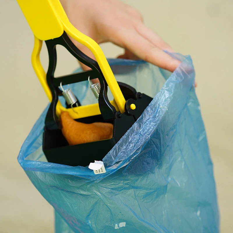 A tool for picking up shit Pick while walking the dog clip Clean Pooper Scoopers | Дом и сад