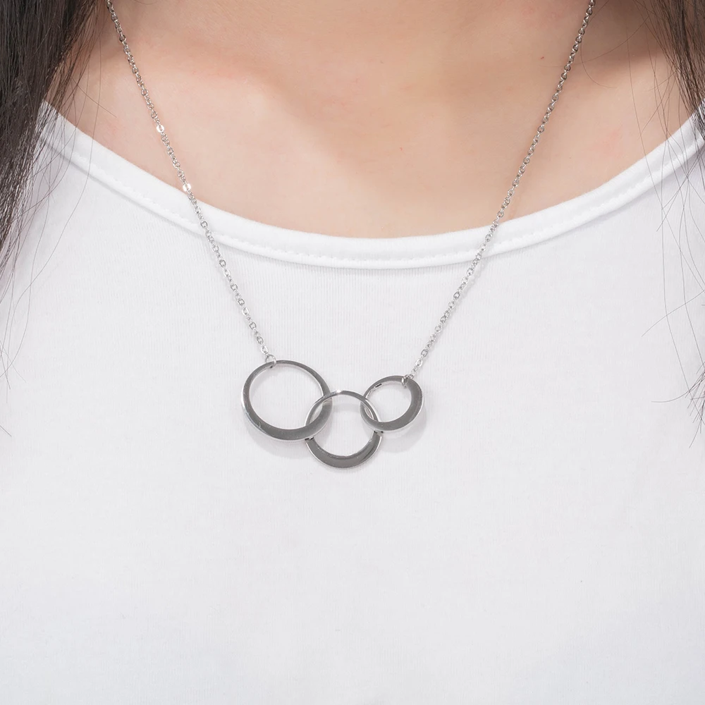 Personalized Intertwined Circle Necklace with 3 Names Customized Family Friendship Engraved Jewelry (JewelOra NE103419) | Украшения и
