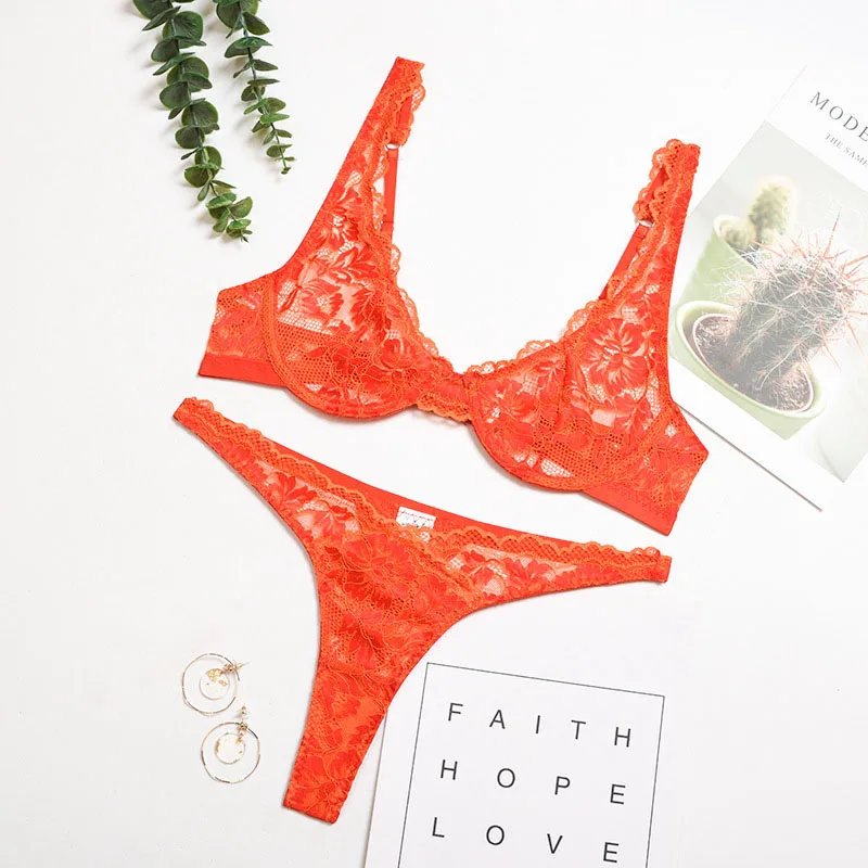 

Сексуальное нижнее белье с глубоким V-образным вырезом и цветочной вышивкой