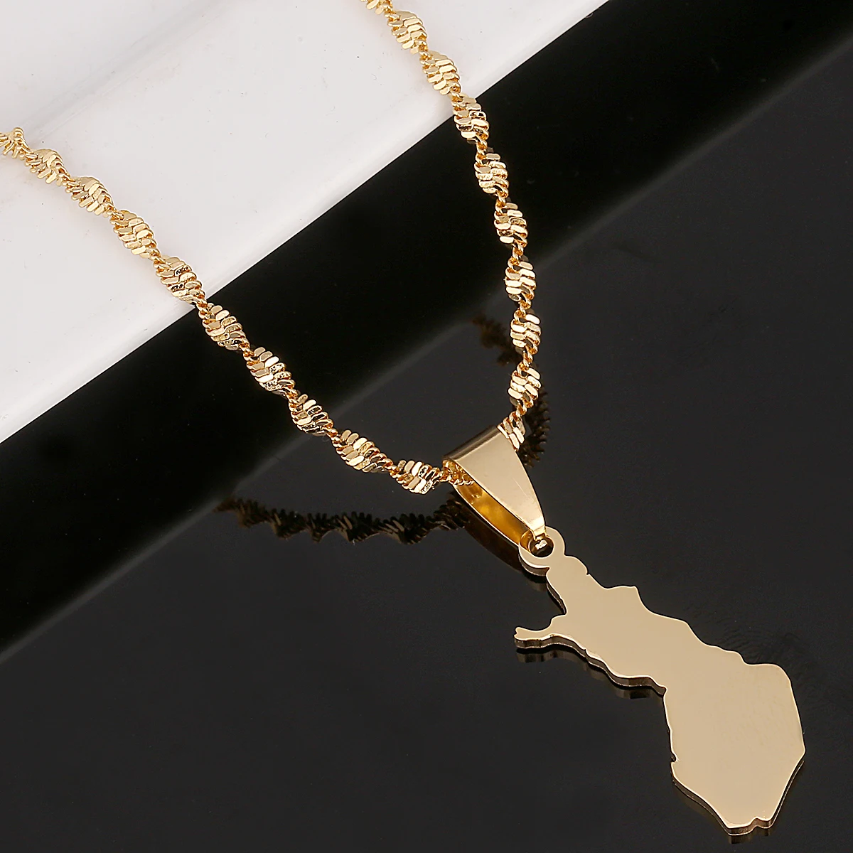 

Stainless Steel Suomen Tasavalta Map Pendant Necklace for Women Suomi Finland Maps Chain Jewelry