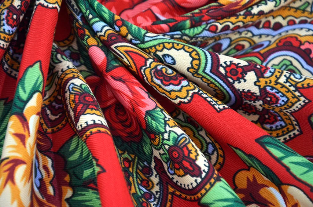 Женский винтажный шарф в этническом стиле осенне зимний длинный красный