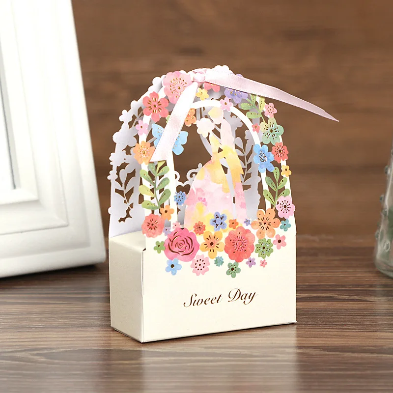 

50Pcs/Lot Wedding Event Party Decoration Gift Box Bride and Groom Style Candy Box Flower Gift Bag Wedding Gifts For Guests