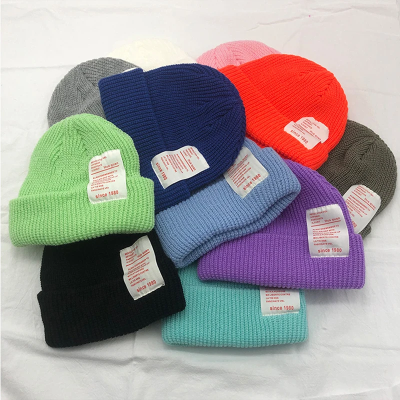 Новинка Сезон осень-зима Ins Цвет однотонный Большой ярлык с буквами вязаная шапка
