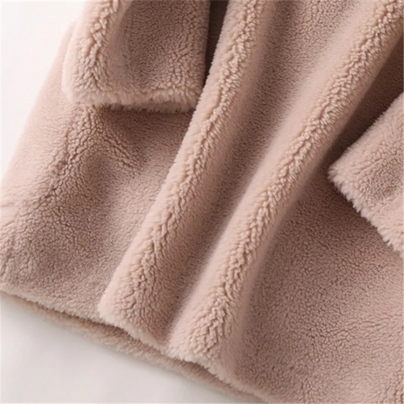 

2020 Winter coat women Granule Sheep shearing Faux fur coat Big size Fashion Loose Warm Overcoat Woman Winter Long Fur jacket