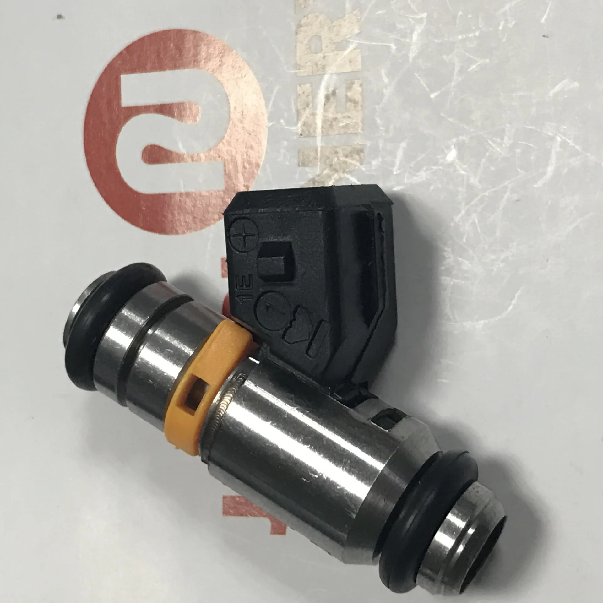 Топливный инжектор подходит для Chevy Geo Metro Suzuki Swift 195500-2160 0280150661 1.0L FIAT DUCATI DAVIDSON IWP069 |