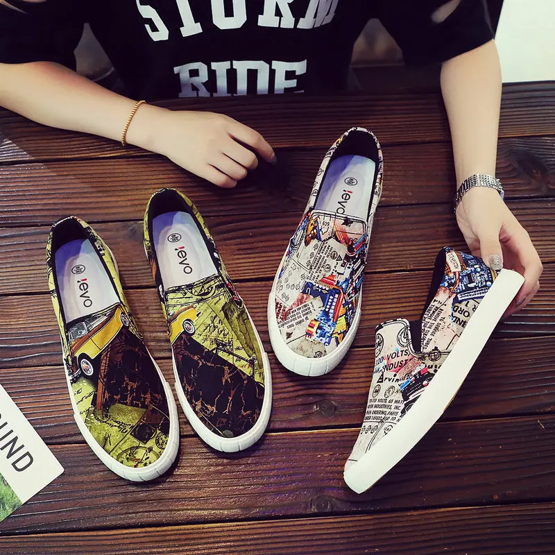 

New Men's Casual Shoes Hip Hop Graffiti Canvas Shoes Summer Comfortable Pull-on Flat Shoes Fashion Breathable Vulcanized Shoes